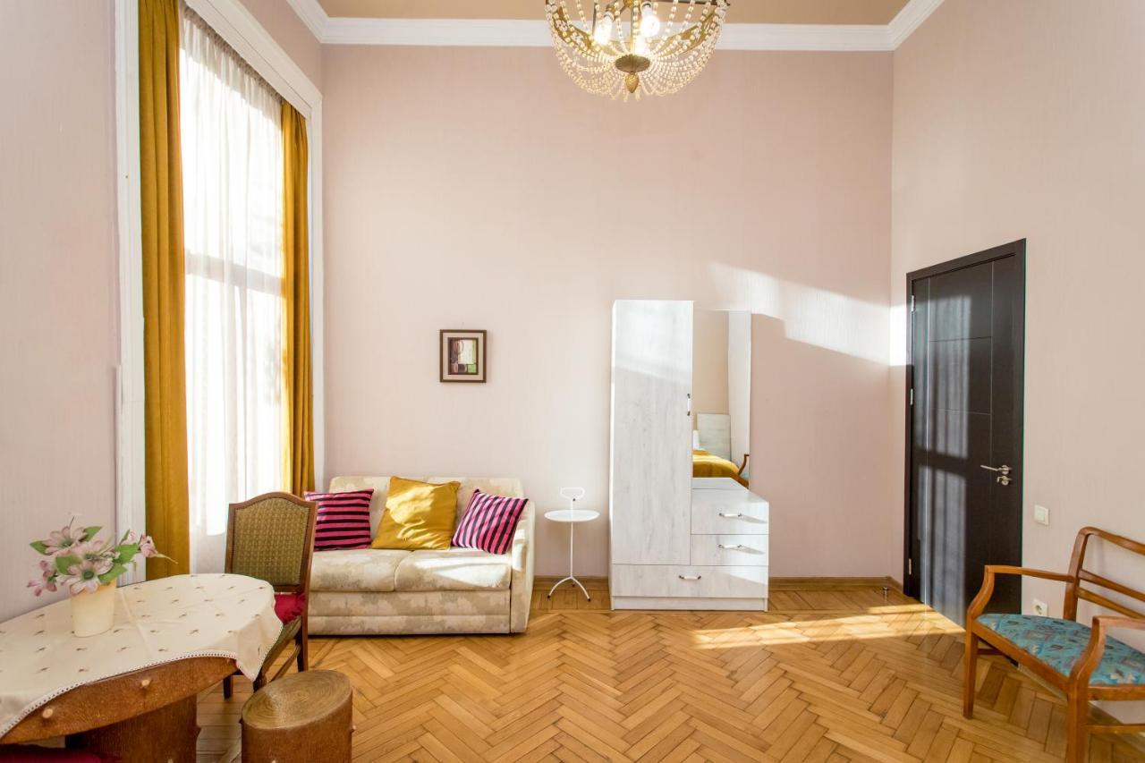 Hb Apartments Mari Brose Tbilisi Exterior foto